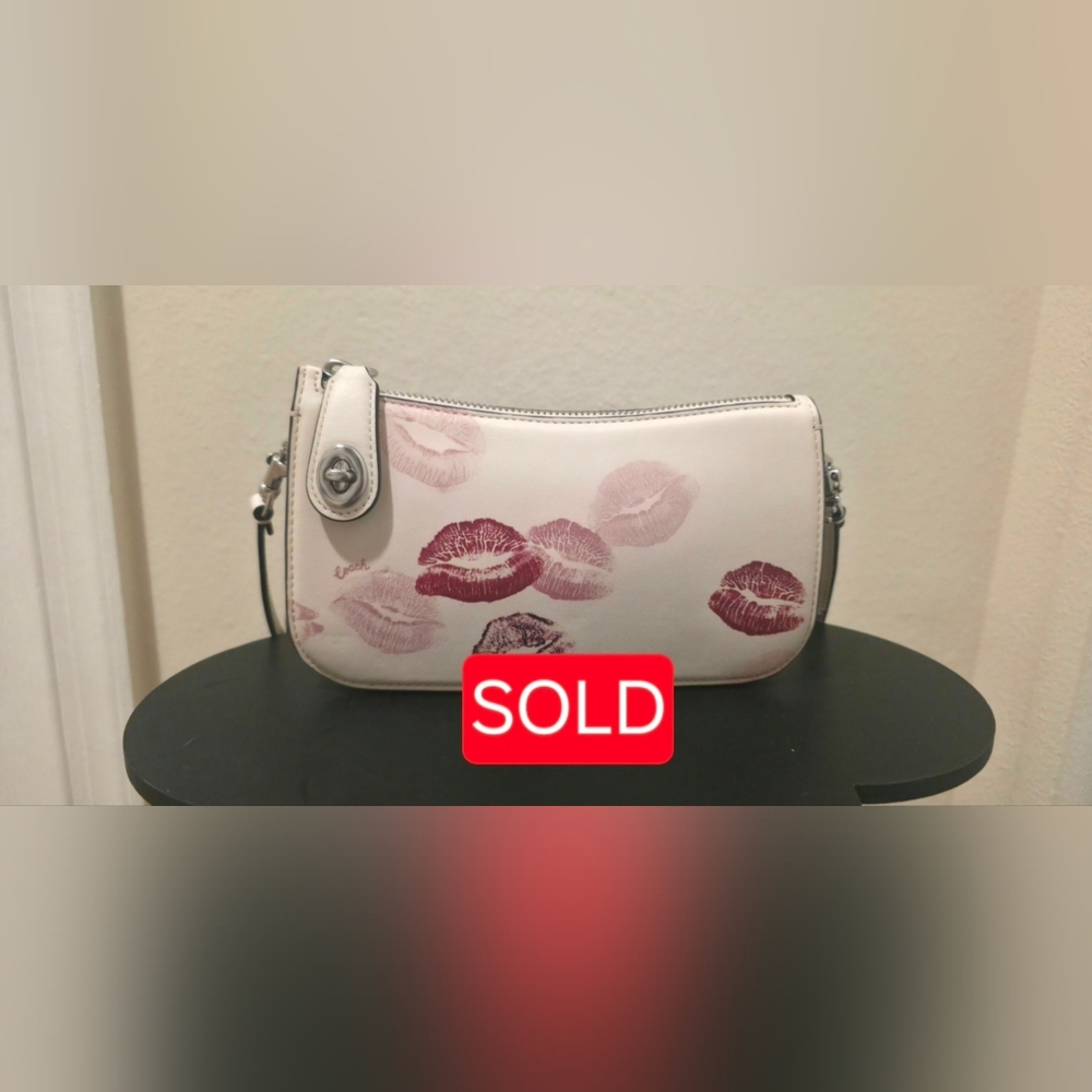 Coach Penn Lip-Print Leather Shoulder Bag